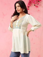 Off White A-Line Pure Cotton Short Kurti – Round Neck – Floral Thread Embroidery