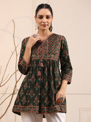 Green & Maroon A-Line Pure Cotton Kurti – Tie-Up Neck – Sequinned & Floral Printed