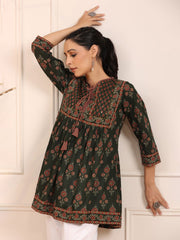 Green & Maroon A-Line Pure Cotton Kurti – Tie-Up Neck – Sequinned & Floral Printed