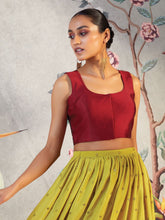 Maroon Solid Taffeta Saree Blouse – U-Neck – Sleeveless