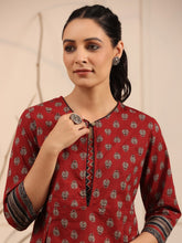 Maroon & Black Ethnic Print Cotton Kurti – A-Line – Keyhole Neck