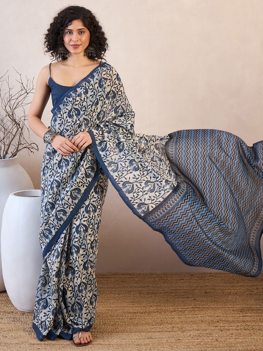 Off White & Blue Dabu Art Silk Saree – Ready to Wear – Ethnic Motif Print