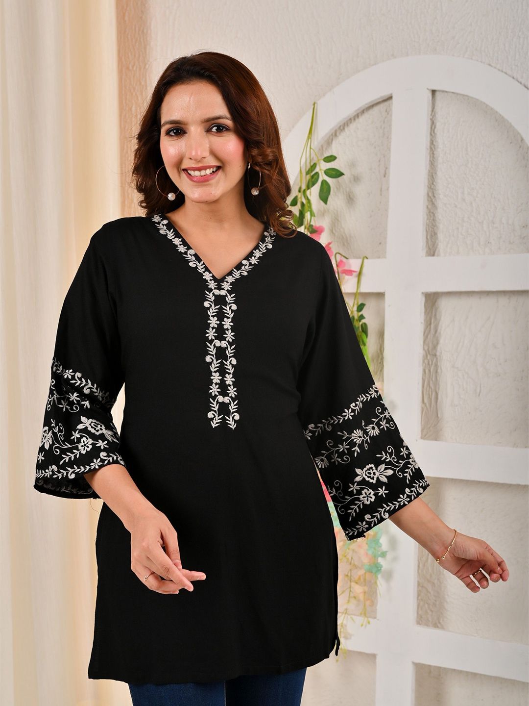 Black & White Straight Viscose Rayon Kurti – V-Neck – Floral Thread Embroidery