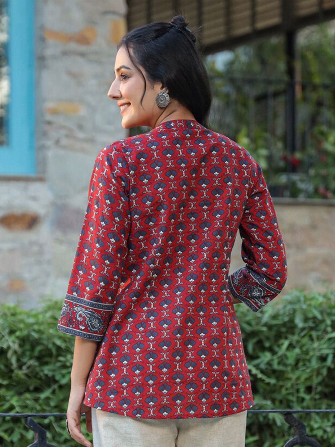 Maroon & Blue A-Line Pure Cotton Kurti – Mandarin Collar – Ethnic Motifs Print