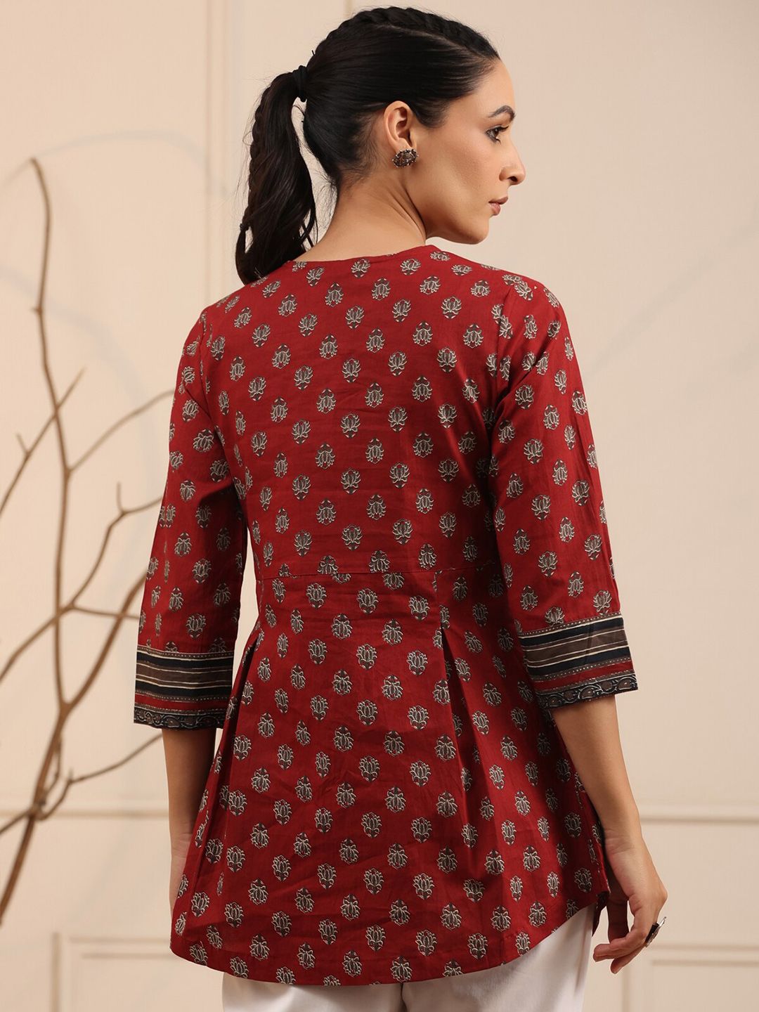 Maroon & Black A-Line Pure Cotton Kurti – Keyhole Neck – Ethnic Motif Print