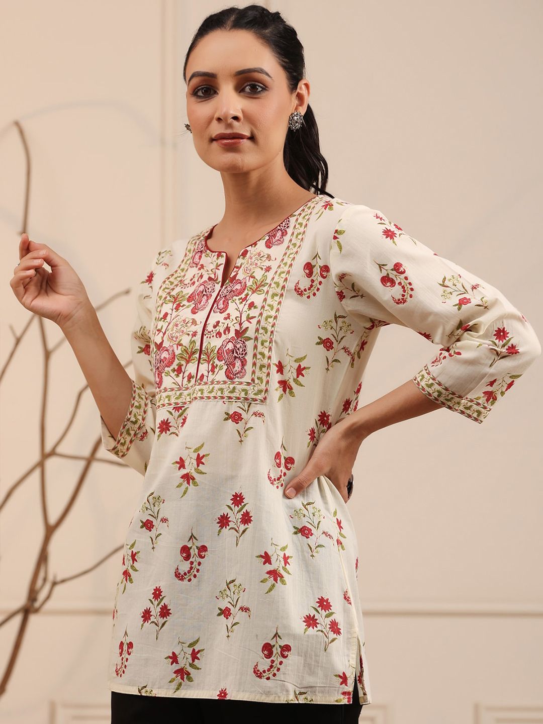 Cream & Red Floral Printed Pure Cotton Kurti – Round Neck – Straight Hemline