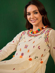 Off White Embroidered Pure Cotton Co-Ord Set – Round Neck – Floral Embroidery